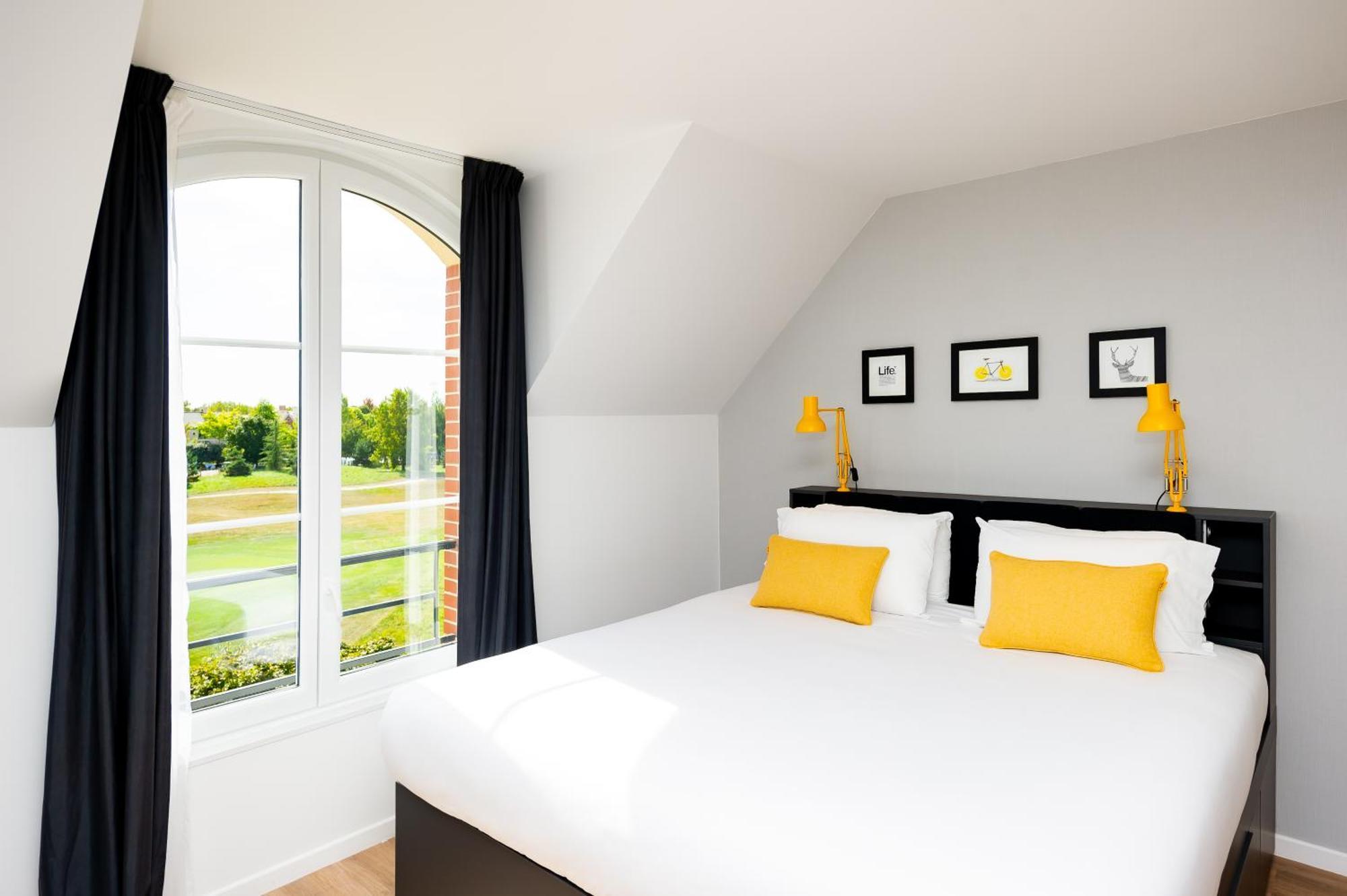Aparthotel Staycity Near Disneyland Paris 4*